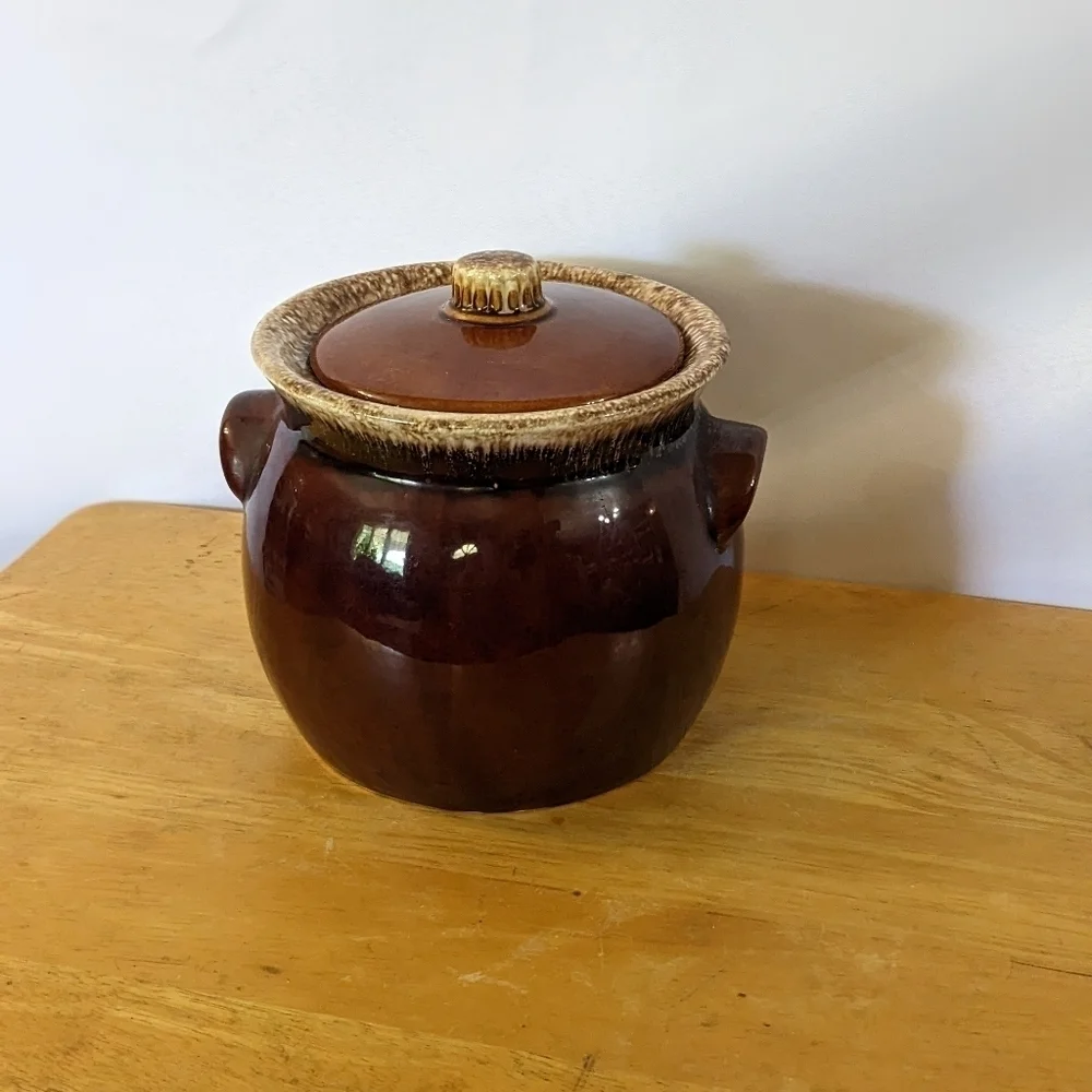 Hull Pottery Bean Pot with Lid, Vintage Hull Oven Proof USA Brown Drip, T9MIS